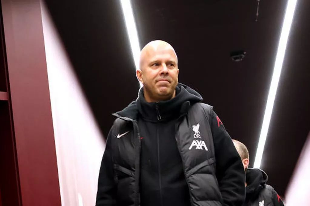 Diogo Jota out as Arne Slot makes Liverpool change and Erling Haaland missing for Man City