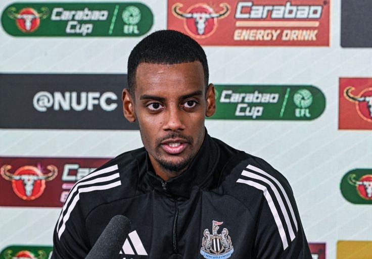 Fresh Alexander Isak to Liverpool transfer claim made as shock exit pathway emerges